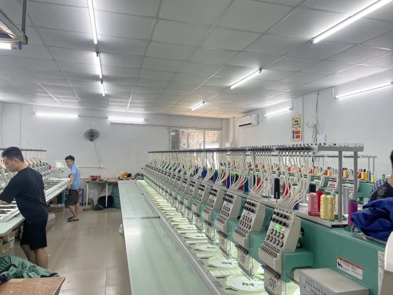 Công Nhân Đứng Máy Thêu Vi Tính Lương Ngày – Xưởng ZoZo 4 Công Nhân Đứng Máy Thêu Vi Tính Lương Ngày – Xưởng ZoZo