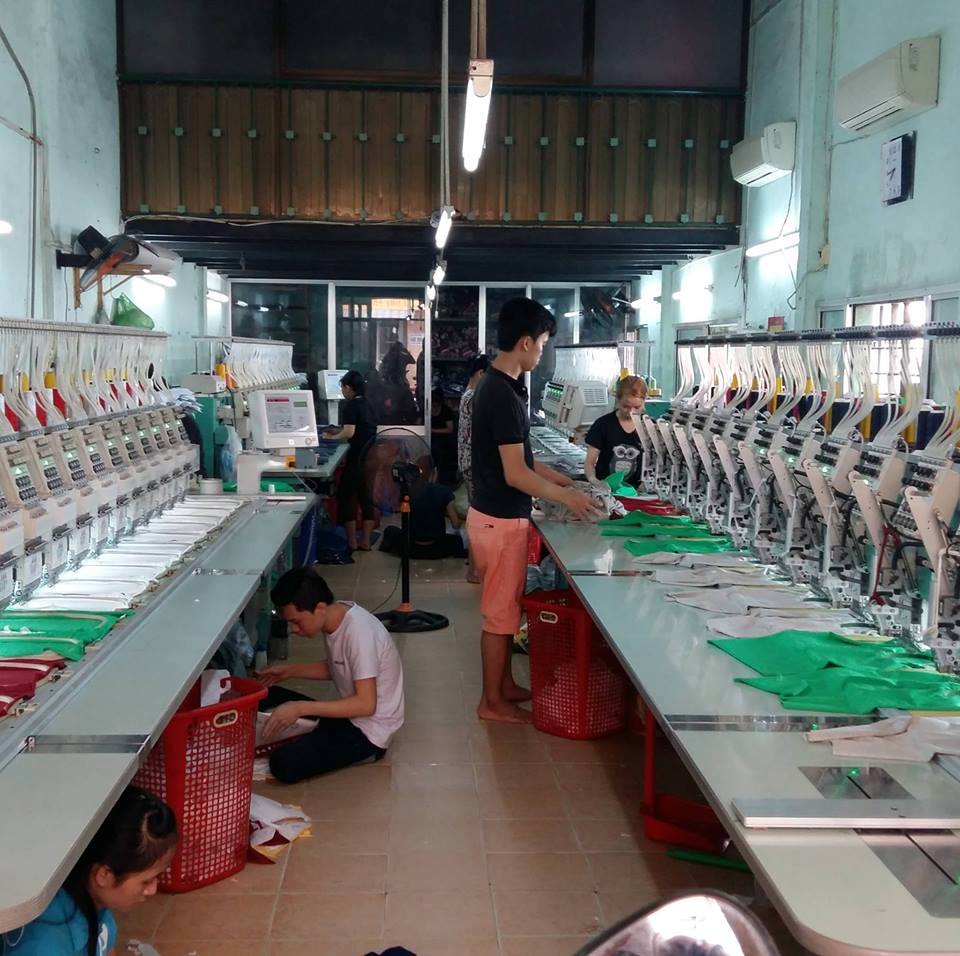 Công Nhân Đứng Máy Thêu Vi Tính Lương Ngày – Xưởng ZoZo 5 Công Nhân Đứng Máy Thêu Vi Tính Lương Ngày – Xưởng ZoZo