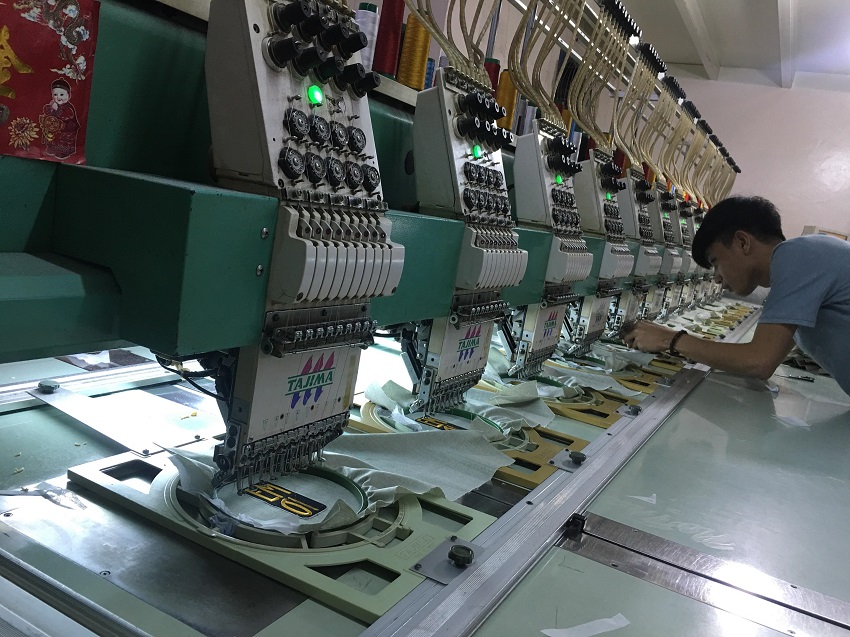 Dịch Vụ Thêu Gia Công Quận 12 Theo Yêu Cầu – Nhận Thêu Ổn Định, Linh Hoạt Tại Xưởng ZoZo