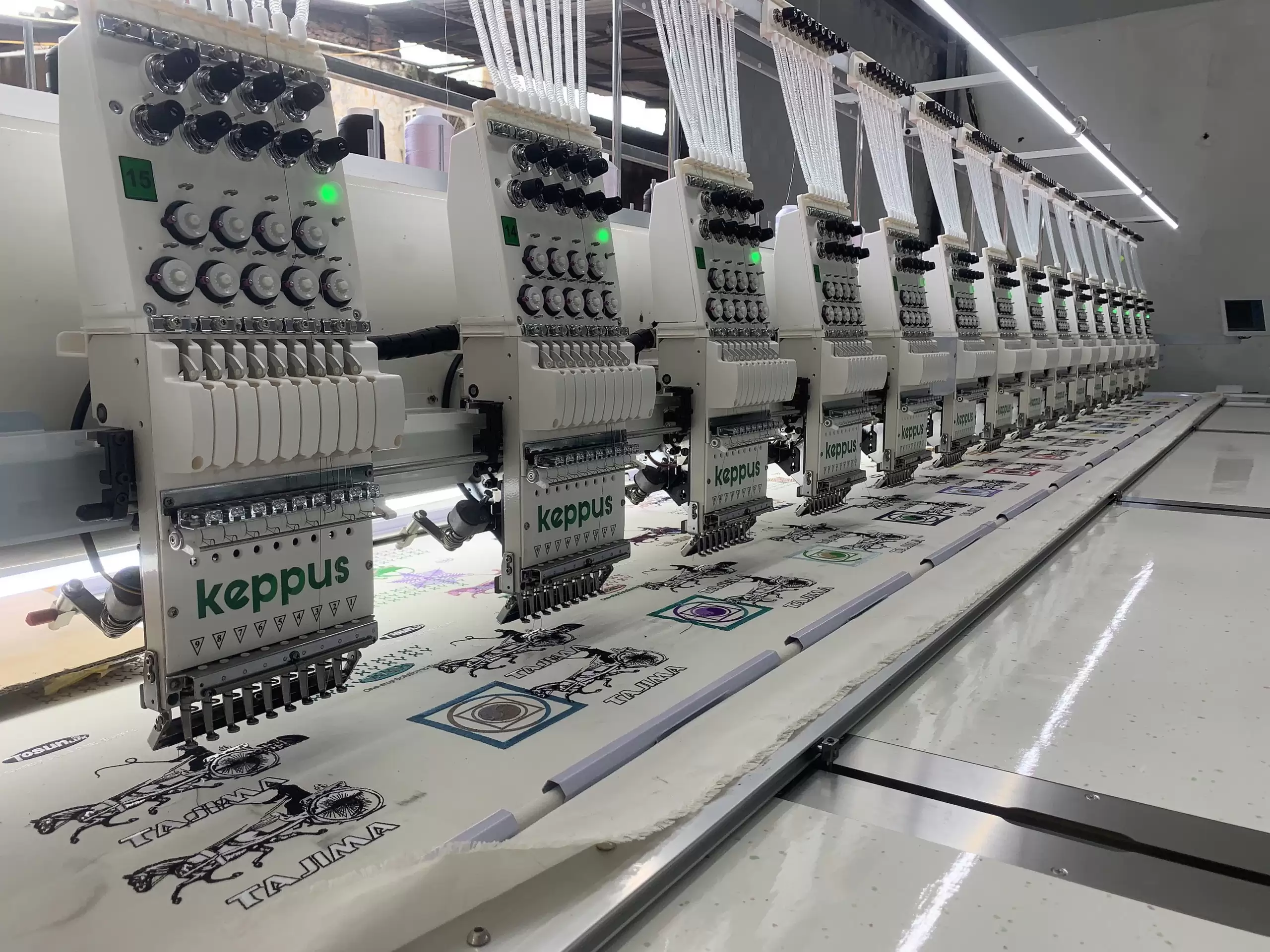 thêu chữ trên phụ kiện thêu chữ trên phụ kiện